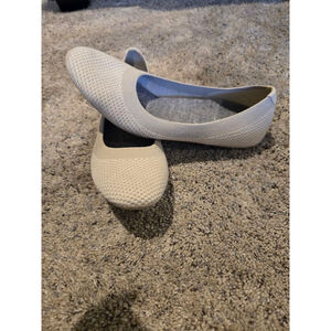 Allbirds Flats & Loafers Size 7 Beige Gray